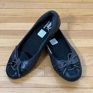PUMA Black Sporty Quilted Ballet Flats with Bow Detail
Size 7 GUC